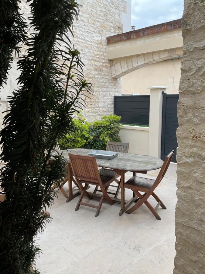 Logis Du Faubourg Petite Maison De Charme, Tranquille, Calme Et Lumineuse Val-de-Mercy Eksteriør bilde