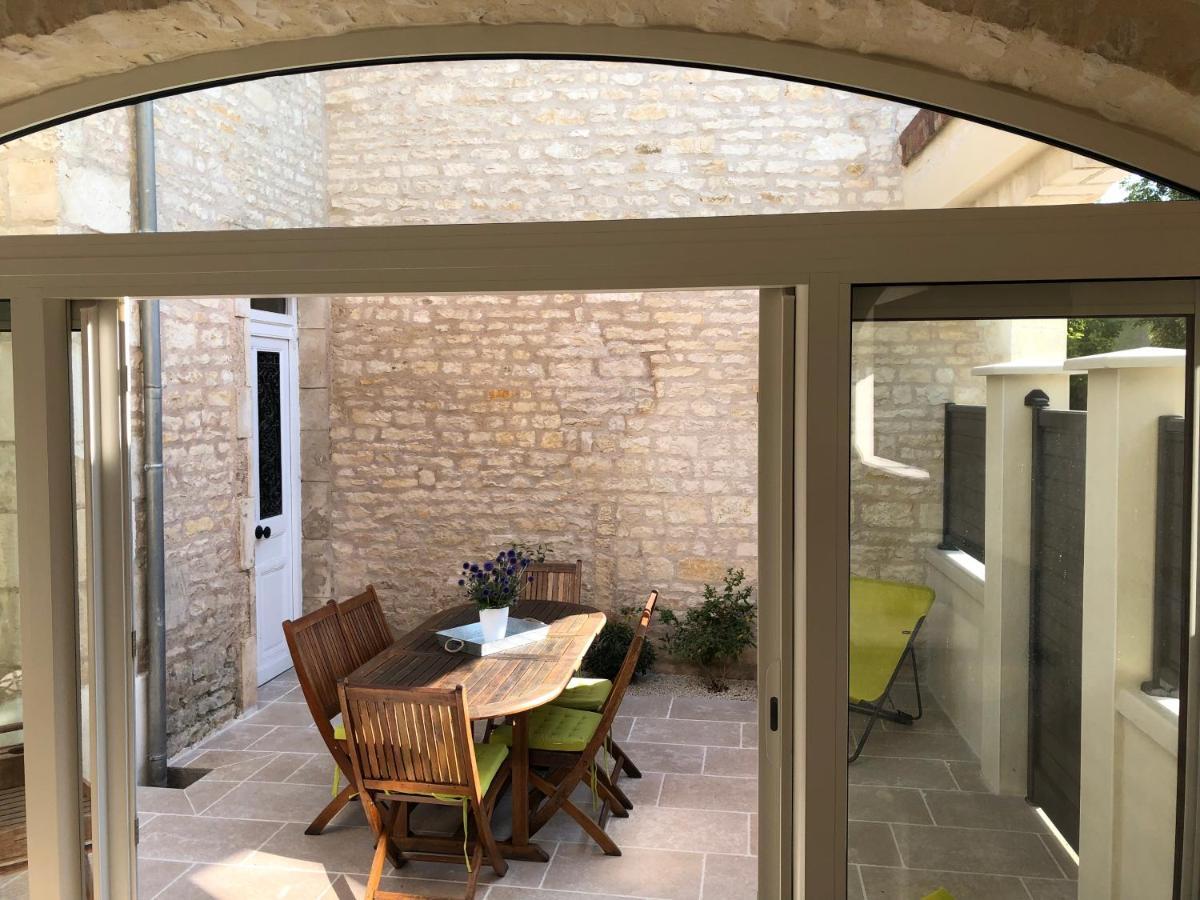 Logis Du Faubourg Petite Maison De Charme, Tranquille, Calme Et Lumineuse Val-de-Mercy Eksteriør bilde